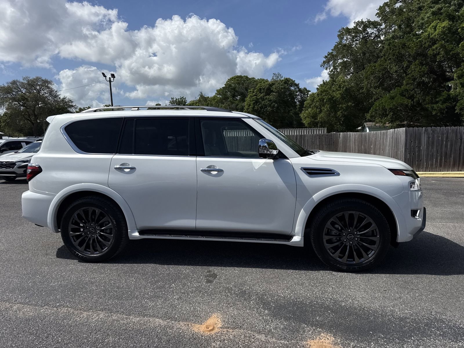 Used 2024 Nissan Armada Platinum w/ Captain's Chairs Package image 6