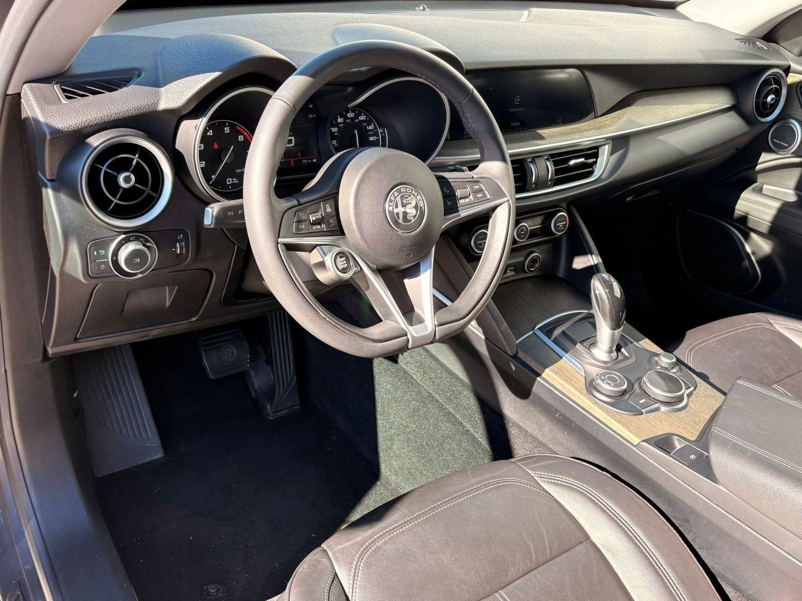 Used 2019 Alfa Romeo Stelvio Ti image 4