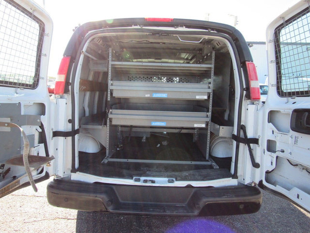 Used 2017 Chevrolet Express 2500 RWD image 21