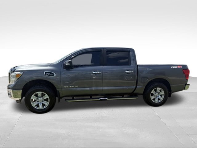 Used 2017 Nissan Titan SV AWD/4WD image 11