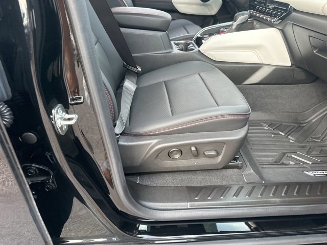 Used 2024 GMC Canyon AT4X image 33