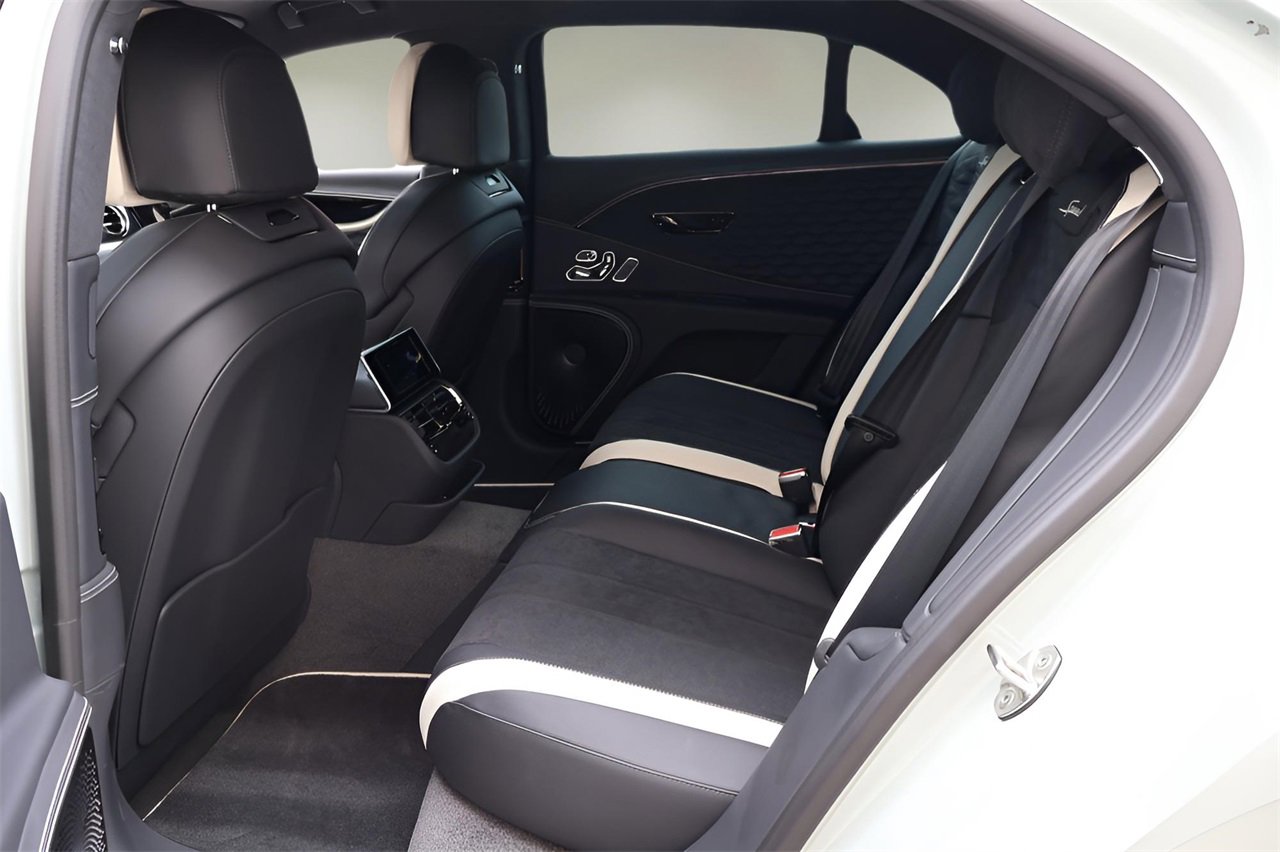 New 2025 Bentley Flying Spur Plug-In Hybrid image 15