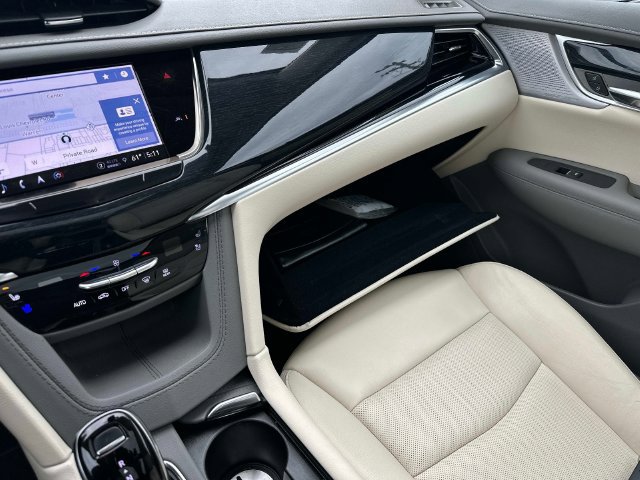Used 2024 Cadillac XT6 Premium Luxury AWD/4WD image 36