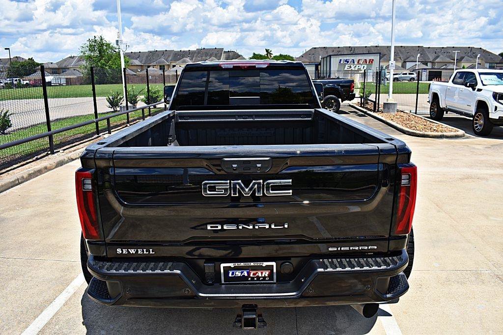 Used 2024 GMC Sierra 3500 Denali Ultimate AWD/4WD image 7