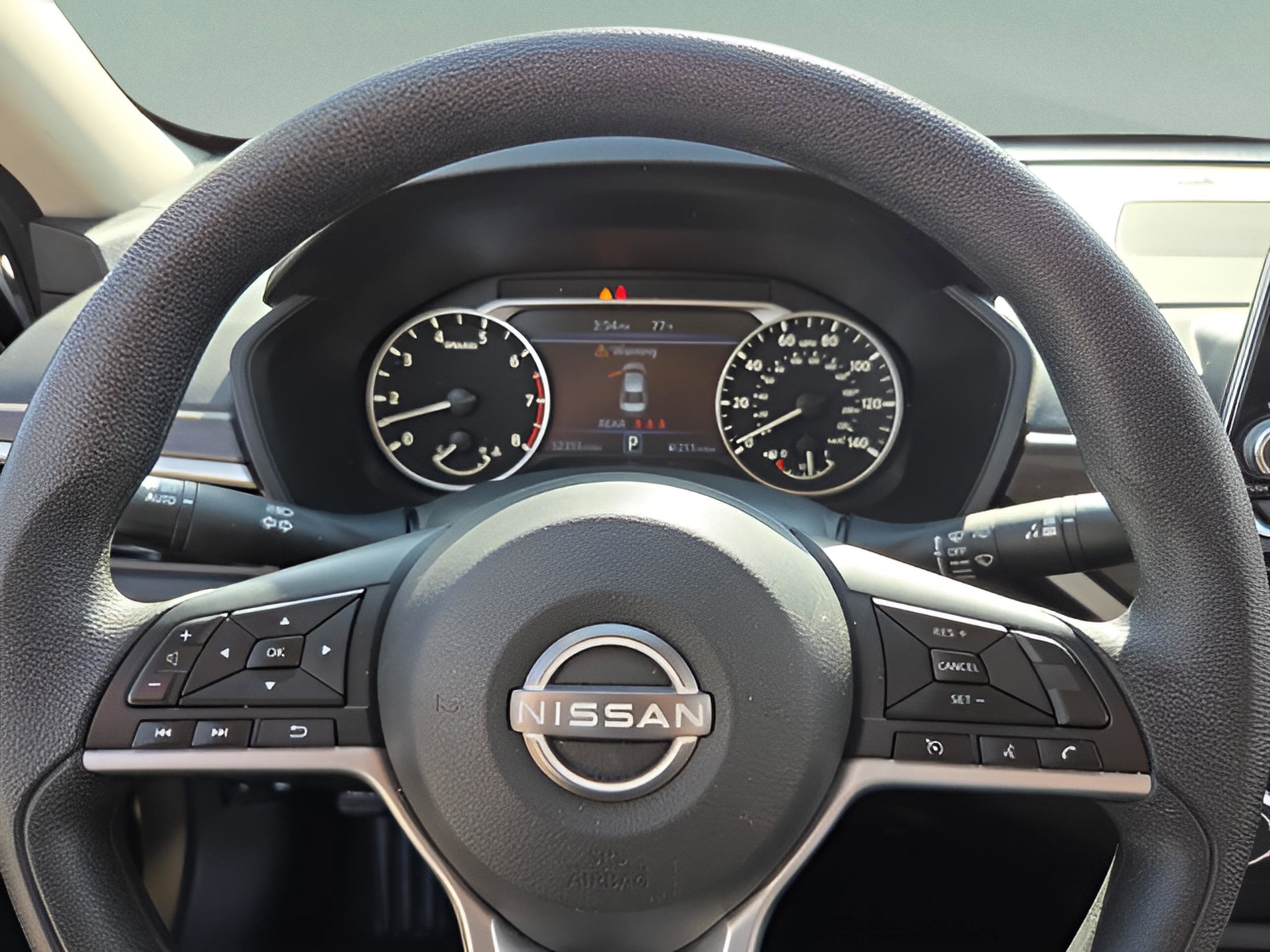 Used 2024 Nissan Altima 2.5 SV image 25