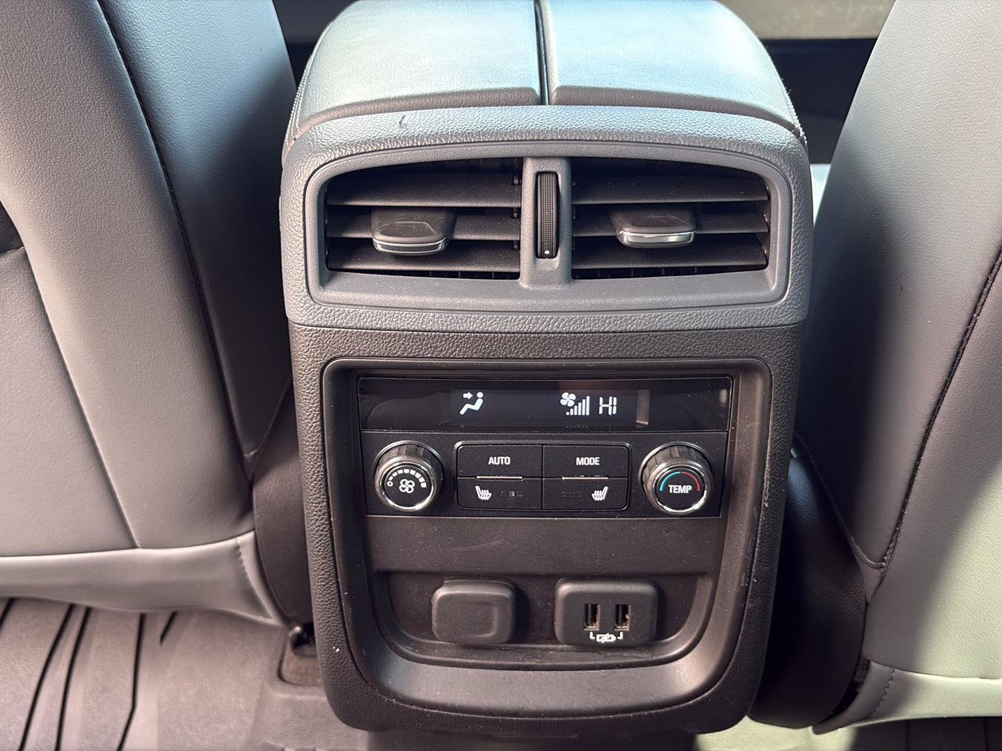 Used 2019 Buick Envision Essence FWD image 31
