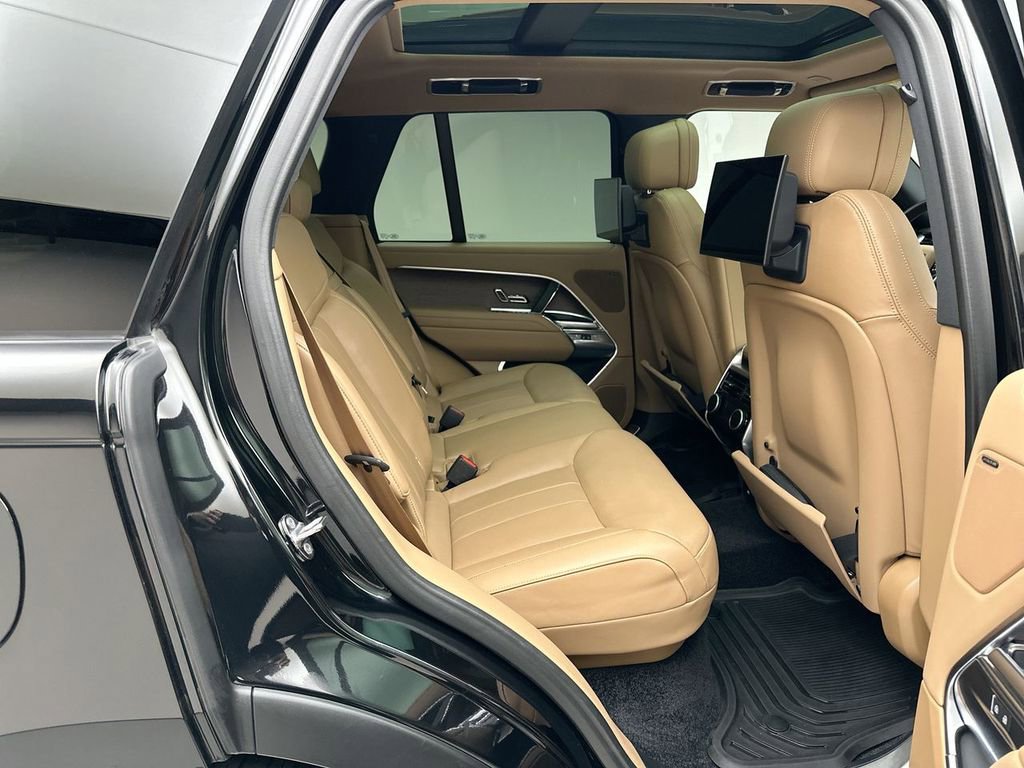 Used 2024 Land Rover Range Rover SE image 7