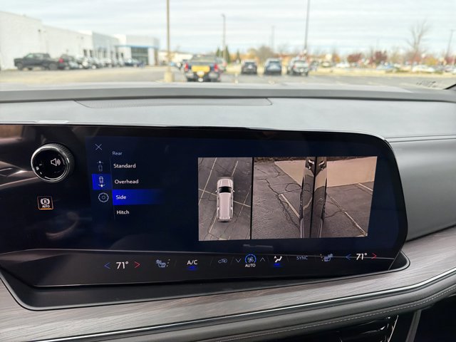 New 2026 Chevrolet Suburban LT image 16