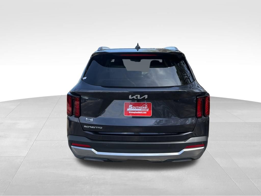 Used 2025 Kia Sorento EX w/ Panoramic Sunroof Package image 4