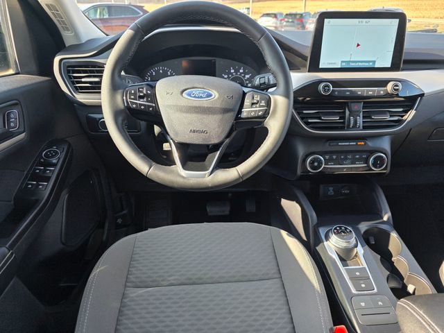 Used 2022 Ford Escape SE w/ SE Sport Appearance Package image 24