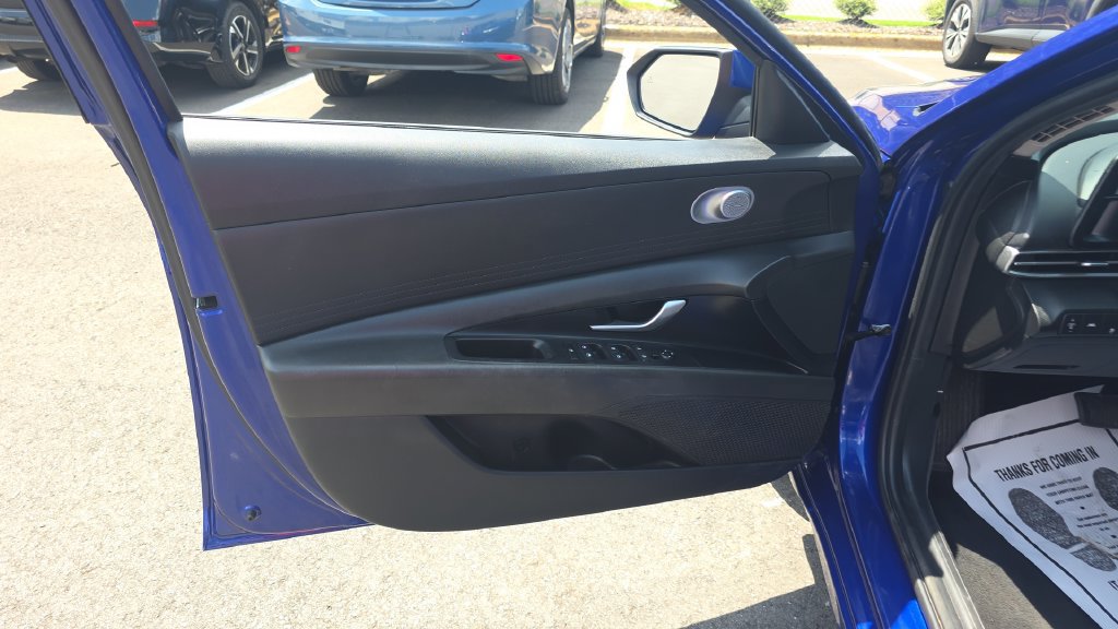 Used 2021 Hyundai Elantra SEL FWD image 11