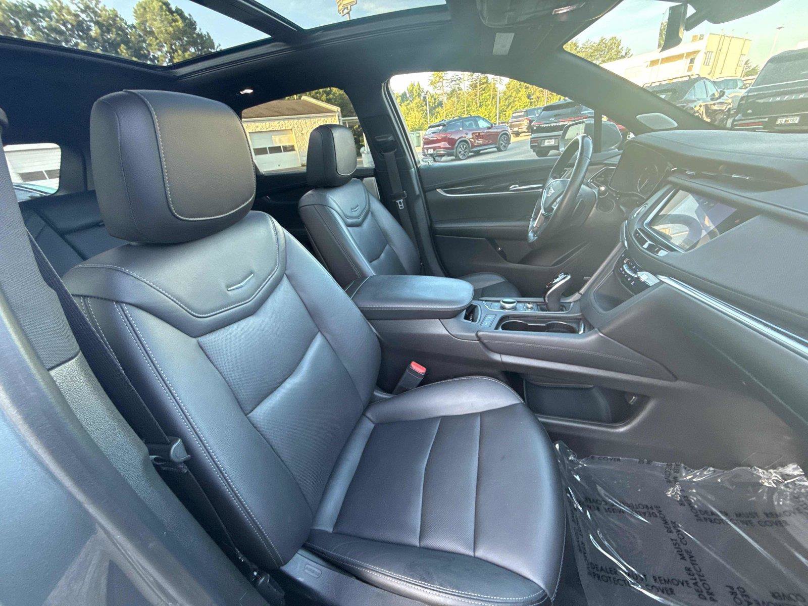 Used 2020 Cadillac XT5 Premium Luxury w/ LPO, Floor Liner Package FWD image 27