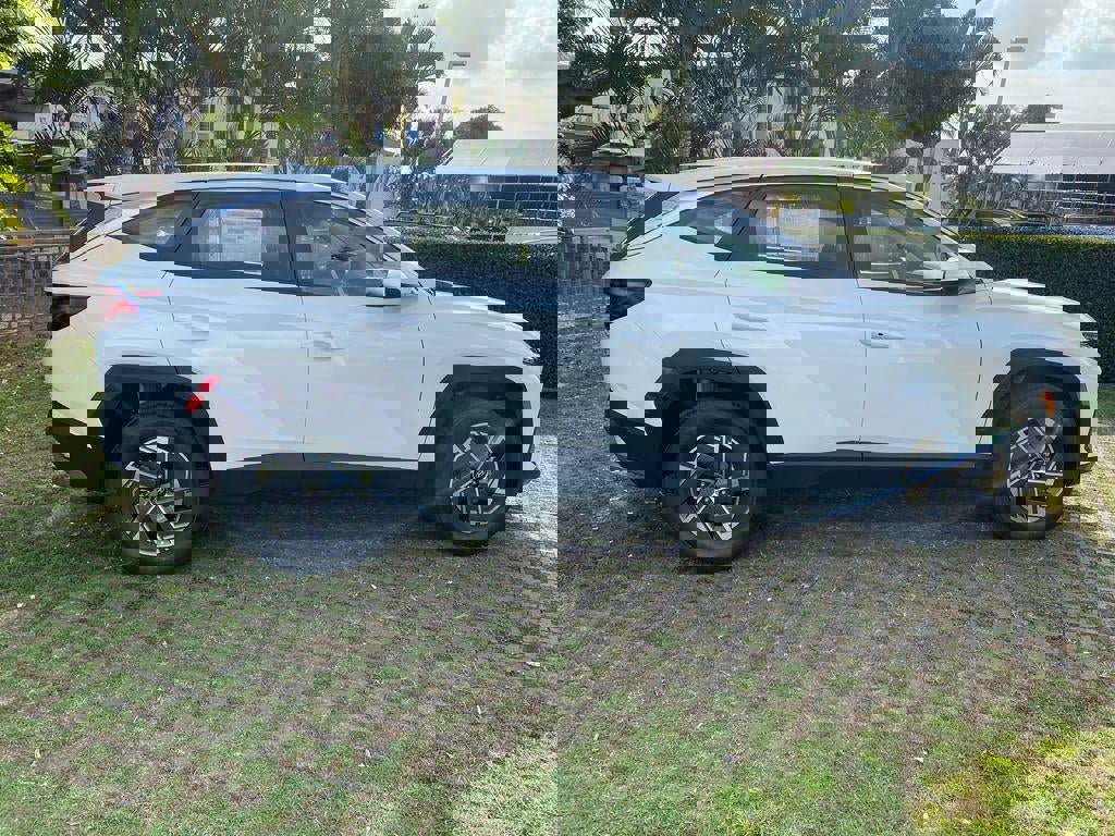 New 2026 Hyundai Tucson Blue SE AWD/4WD image 8