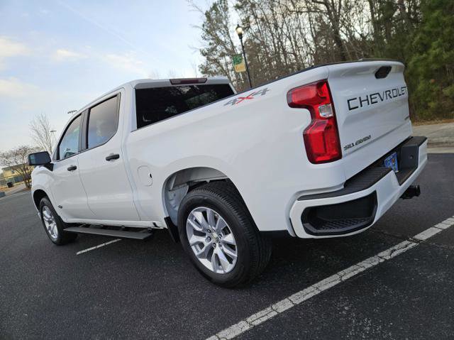 Used 2020 Chevrolet Silverado 1500 Custom w/ Custom Value Package image 3