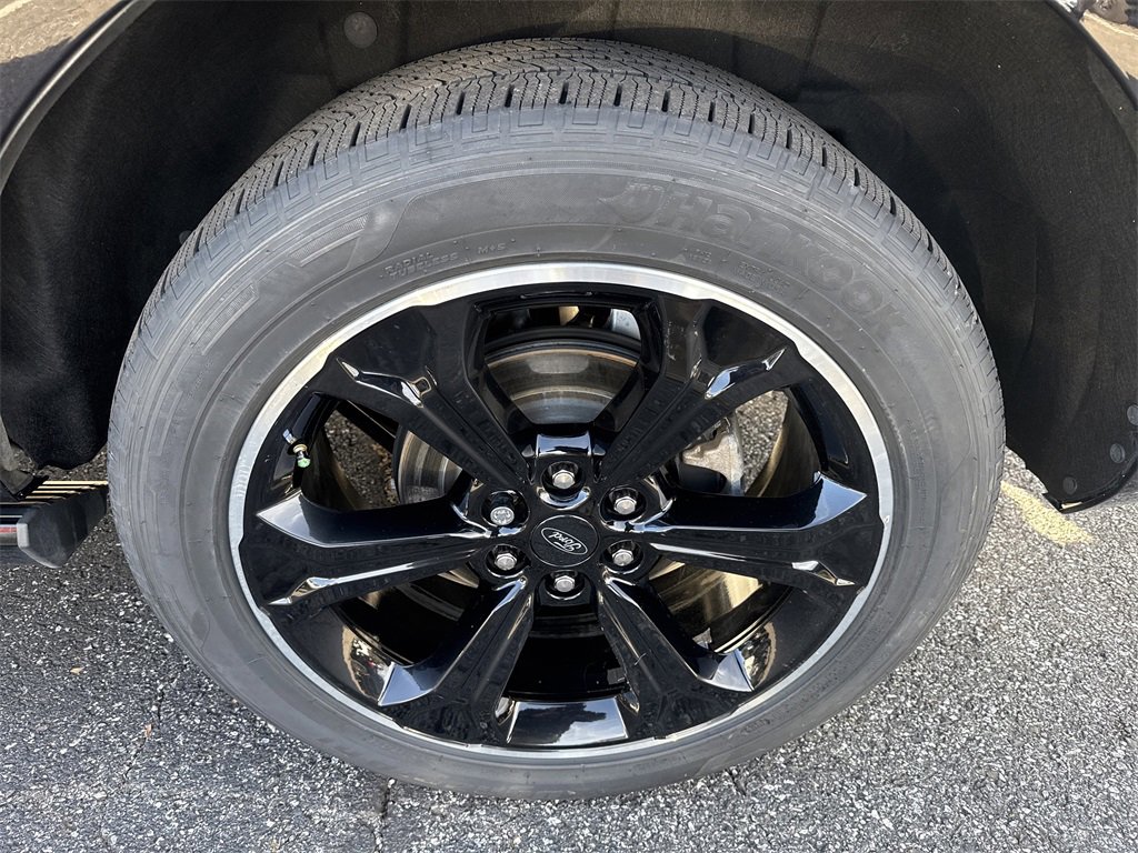 Used 2023 Ford Expedition Limited image 20