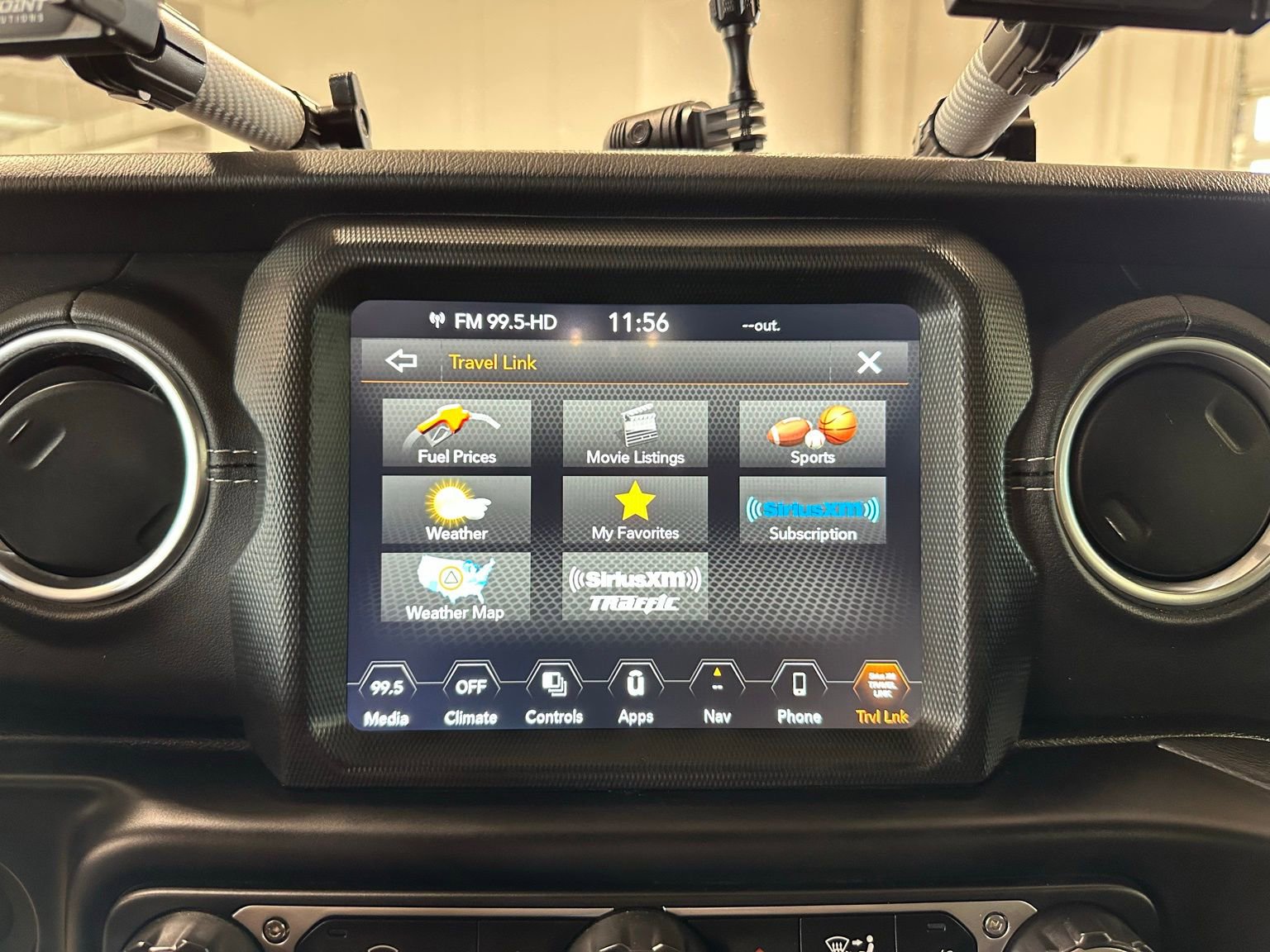 Used 2021 Jeep Gladiator Overland w/ Popular Equipment Package AWD/4WD image 32