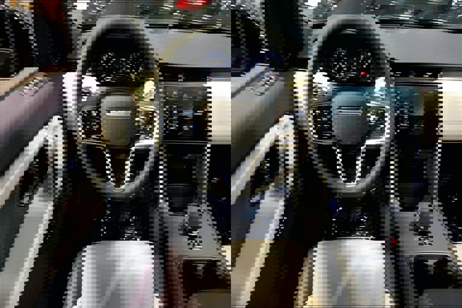 Used 2024 Land Rover Discovery Sport Dynamic SE image 6