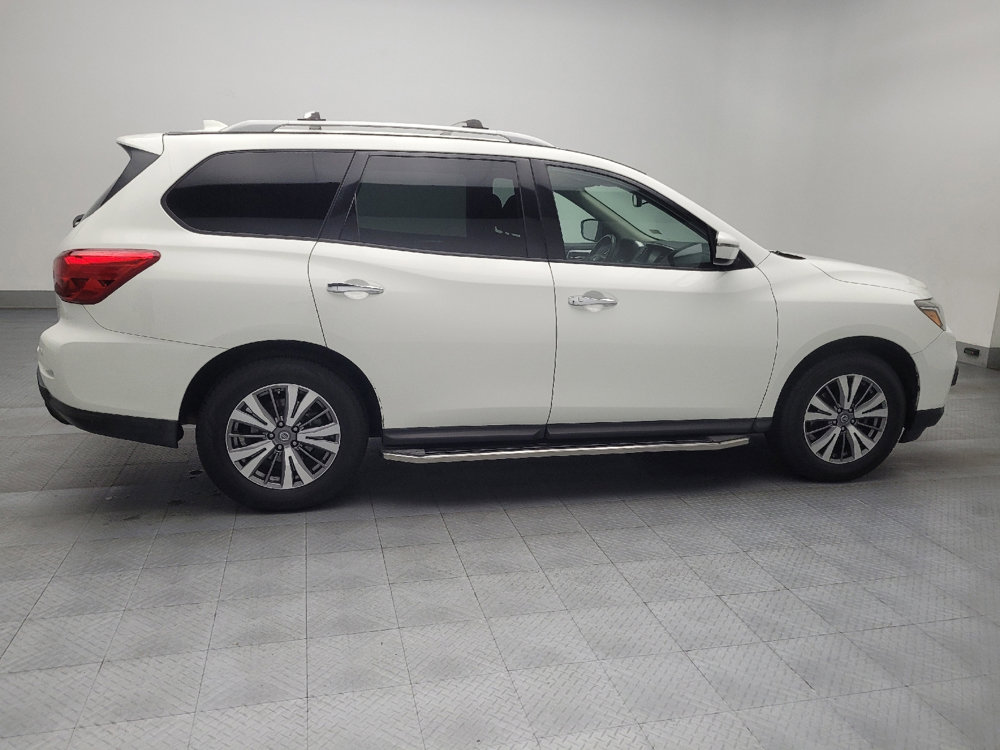 Used 2019 Nissan Pathfinder SV image 10