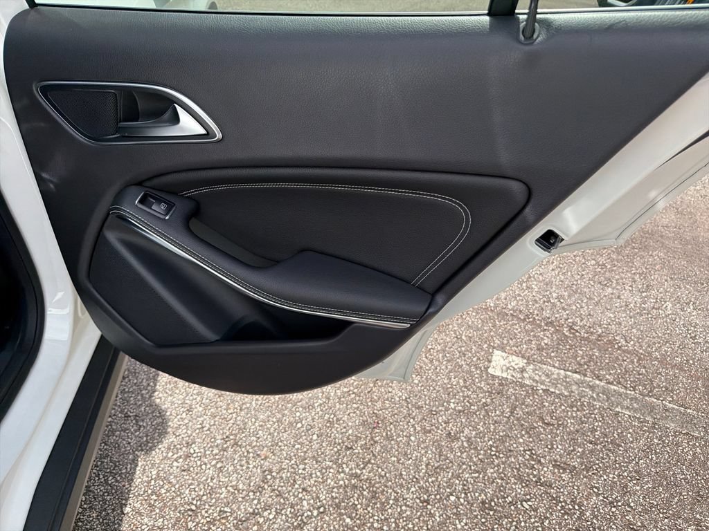 Used 2020 Mercedes-Benz GLA 250 4MATIC image 16
