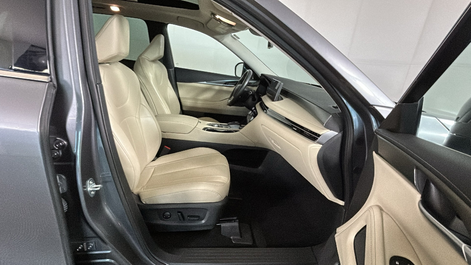 Used 2024 INFINITI QX60 Luxe AWD/4WD image 34