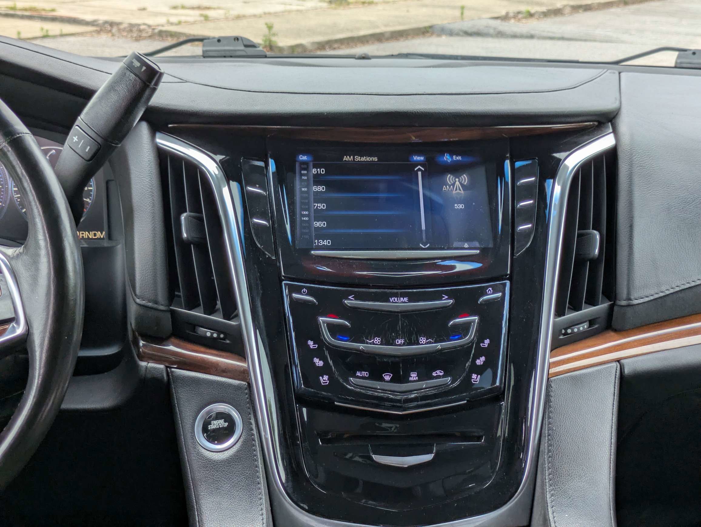 Used 2015 Cadillac Escalade Luxury RWD image 20