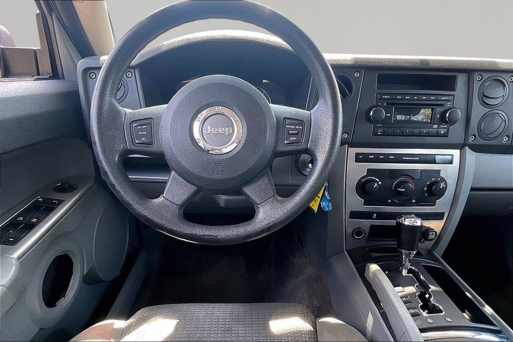 Used 2006 Jeep Commander 4WD image 9
