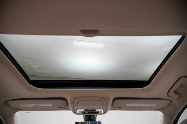 Used 2023 GMC Acadia Denali w/ Denali Technology Package AWD/4WD image 5