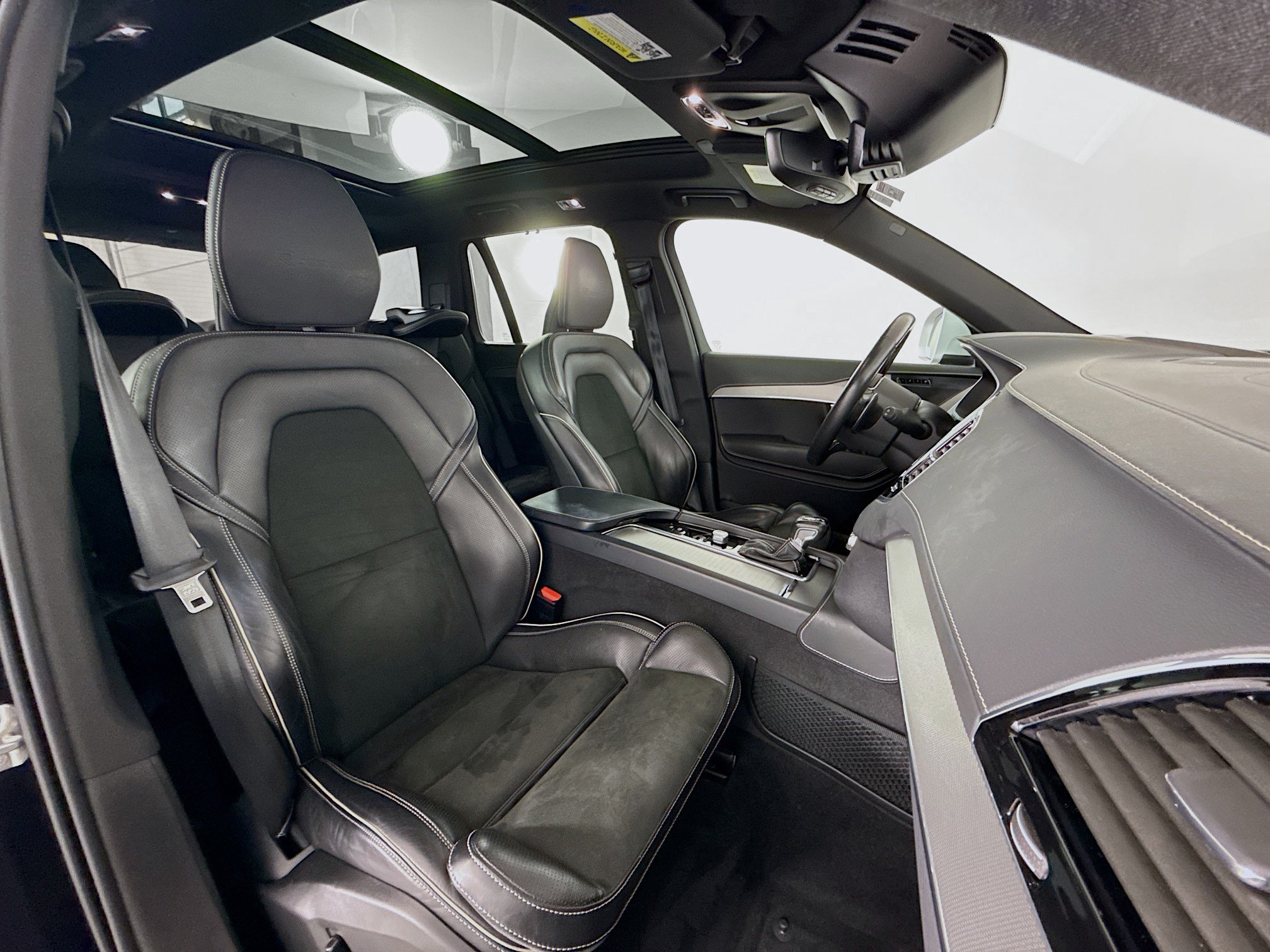 Used 2019 Volvo XC90 T6 R-Design w/ Advanced Package AWD/4WD image 29