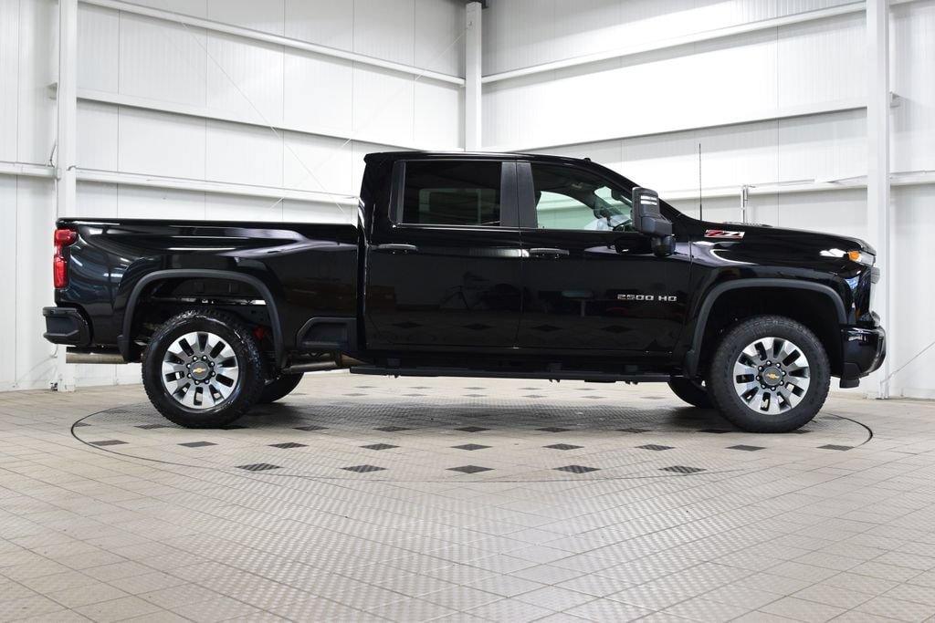 New 2026 Chevrolet Silverado 2500 Custom w/ Custom Value Package AWD/4WD image 9