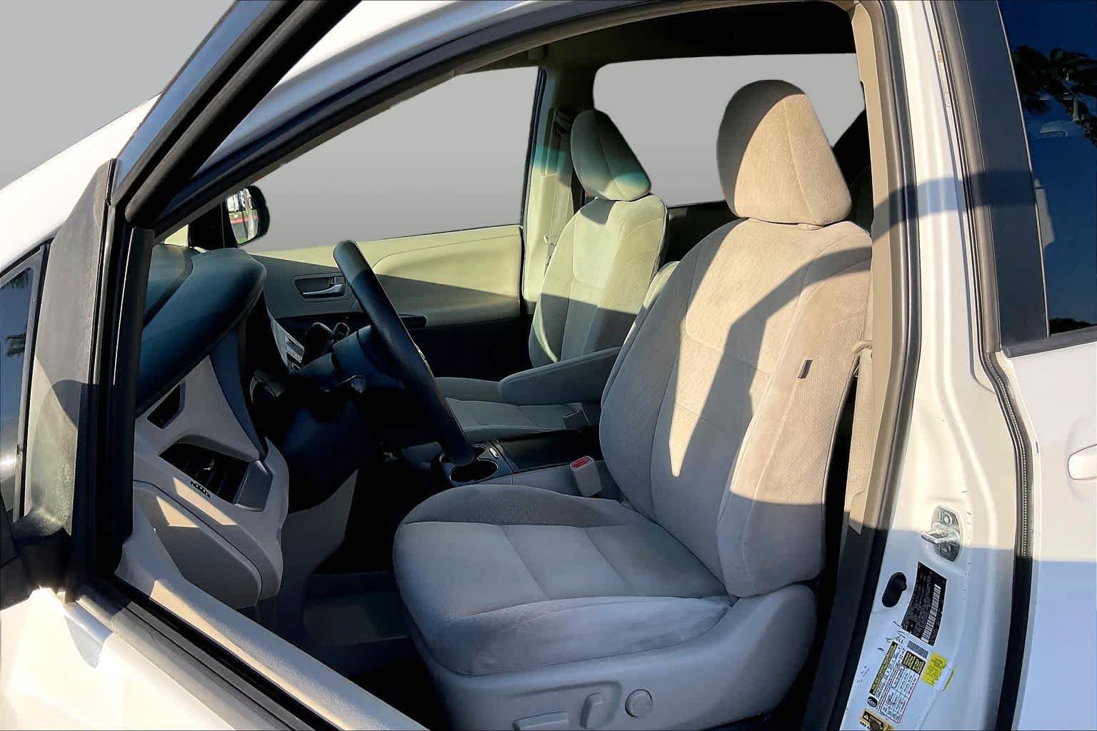 Used 2015 Toyota Sienna LE FWD image 7
