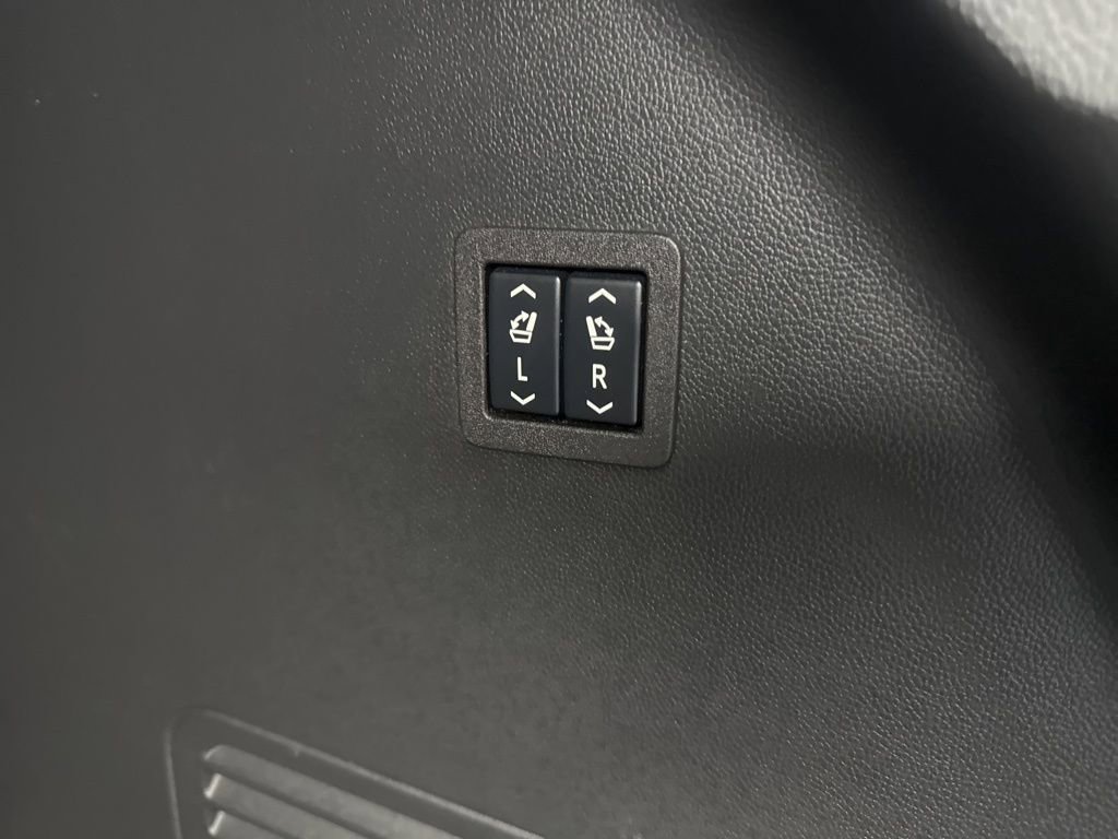 Used 2024 Buick Enclave Premium image 42