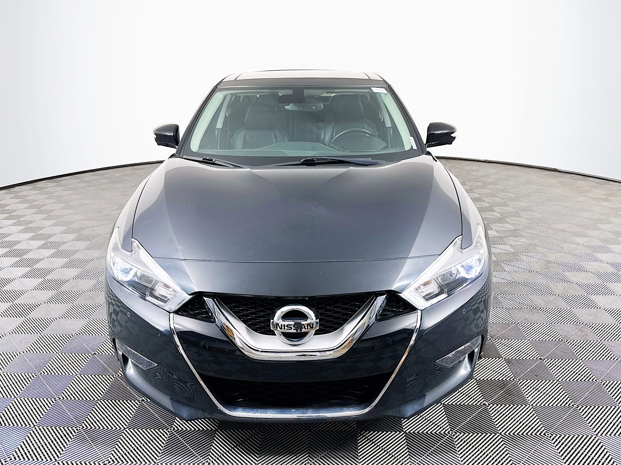 Used 2016 Nissan Maxima Platinum image 2