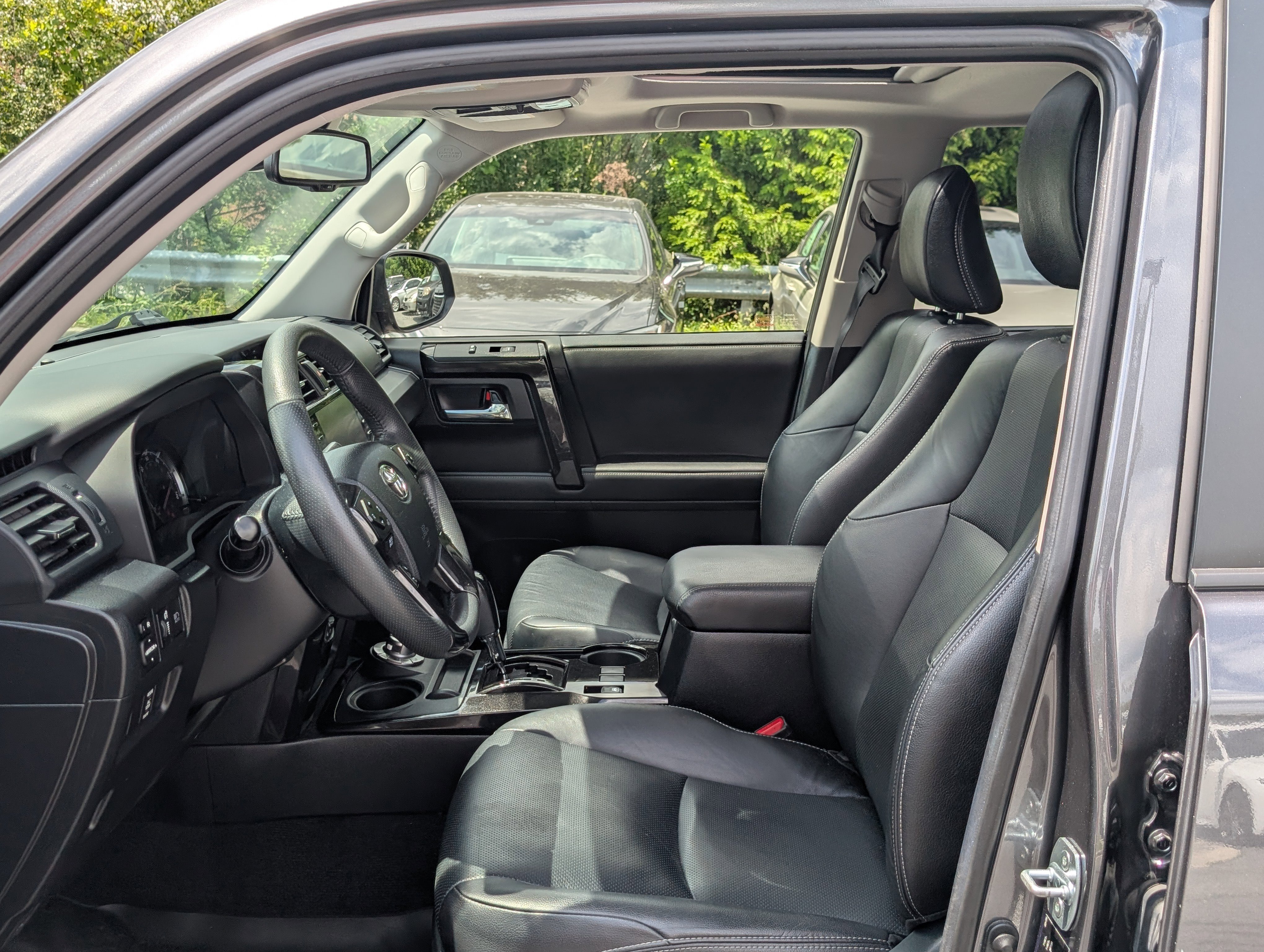 Used 2020 Toyota 4Runner Limited image 15