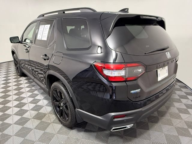 Used 2025 Honda Pilot Black Edition image 4