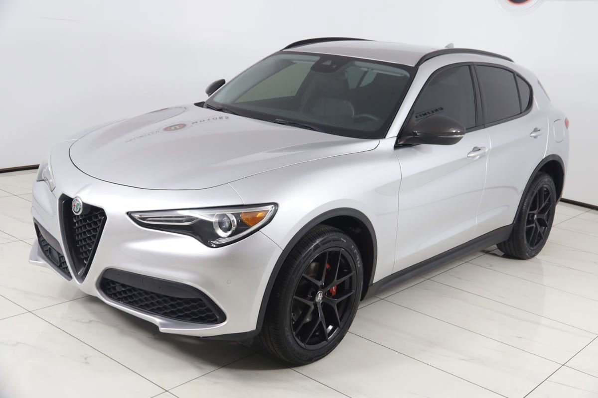 Used 2020 Alfa Romeo Stelvio w/ Nero Edizione RWD image 21