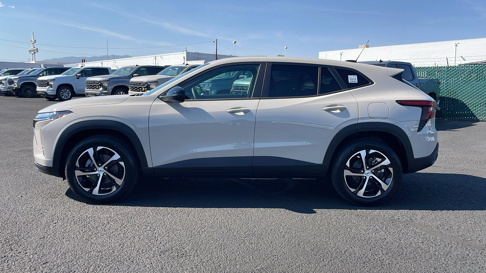 New 2026 Chevrolet Trax RS w/ Sunroof Package FWD image 8