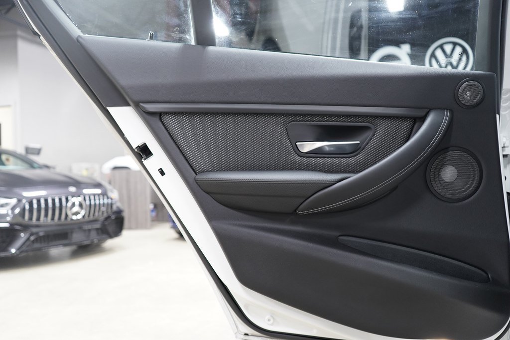 Used 2018 BMW M3 RWD image 14