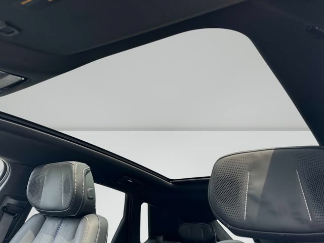 Certified 2024 Cadillac Lyriq Sport w/ LPO, Floor Liner Package AWD/4WD image 15