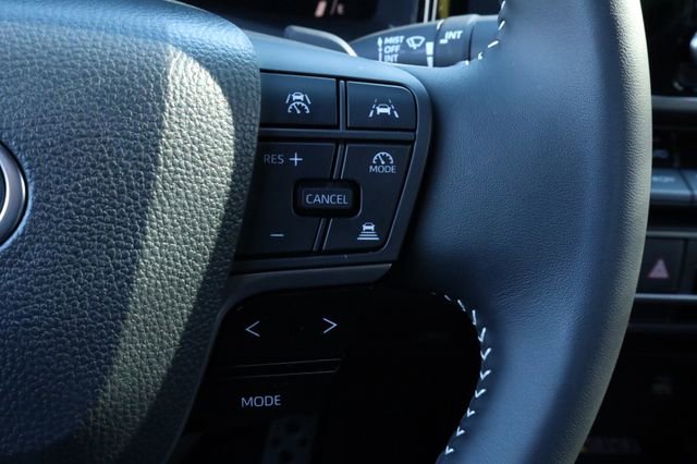 Used 2025 Toyota Camry SE image 29