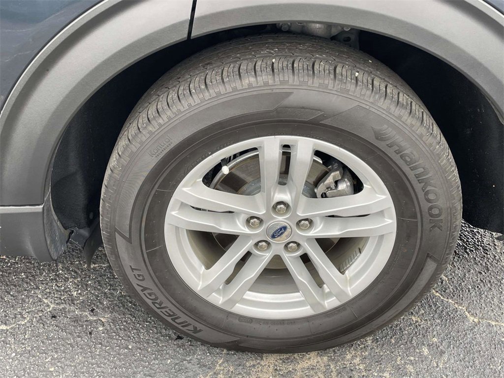 Used 2024 Ford Explorer XLT image 9