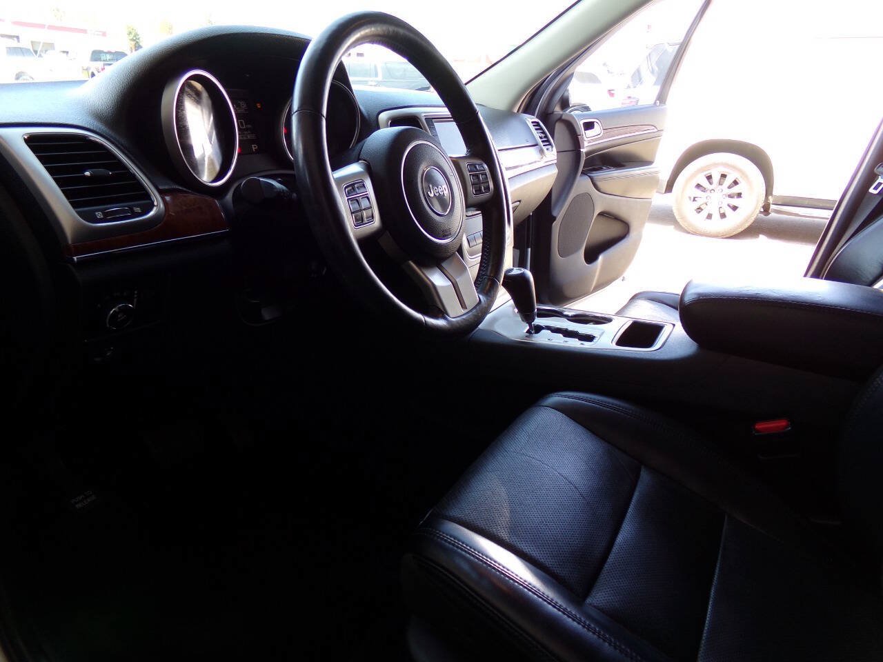 Used 2011 Jeep Grand Cherokee Limited RWD image 17