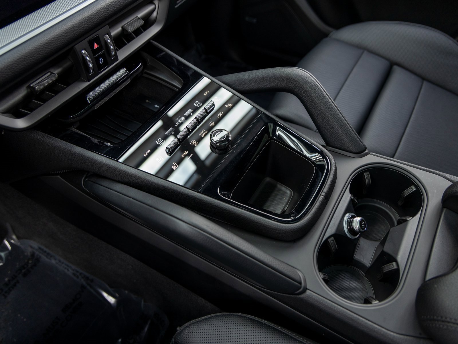 Certified 2025 Porsche Cayenne image 37