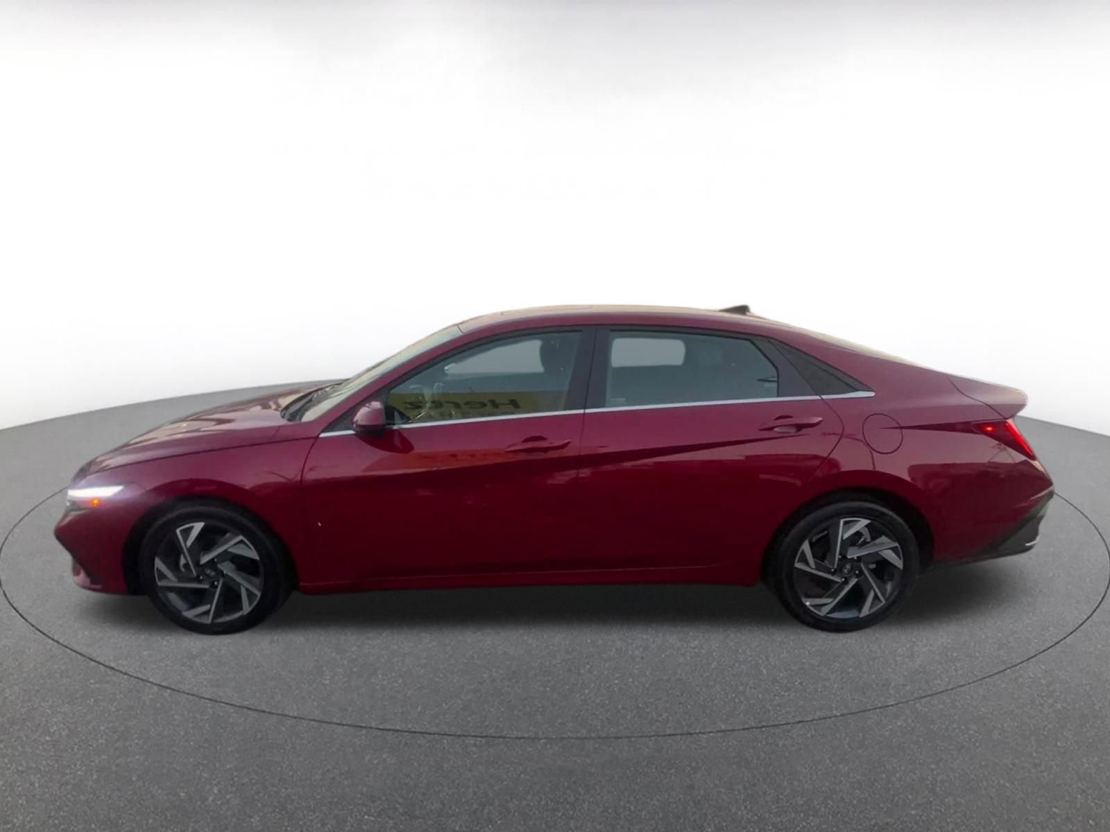 Used 2025 Hyundai Elantra SEL FWD image 9