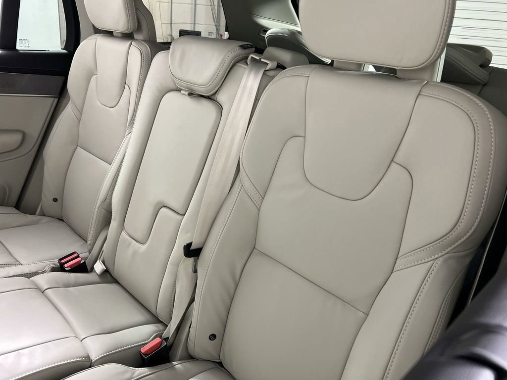 New 2026 Volvo XC90 B6 Ultra w/ Protection Package image 23