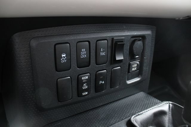 Used 2013 Toyota FJ Cruiser 4WD w/ Upgrade Pkg image 15