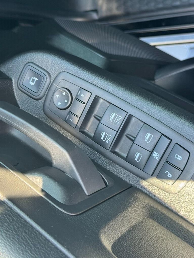 Used 2024 RAM 2500 Tradesman w/ Chrome Appearance Group image 15