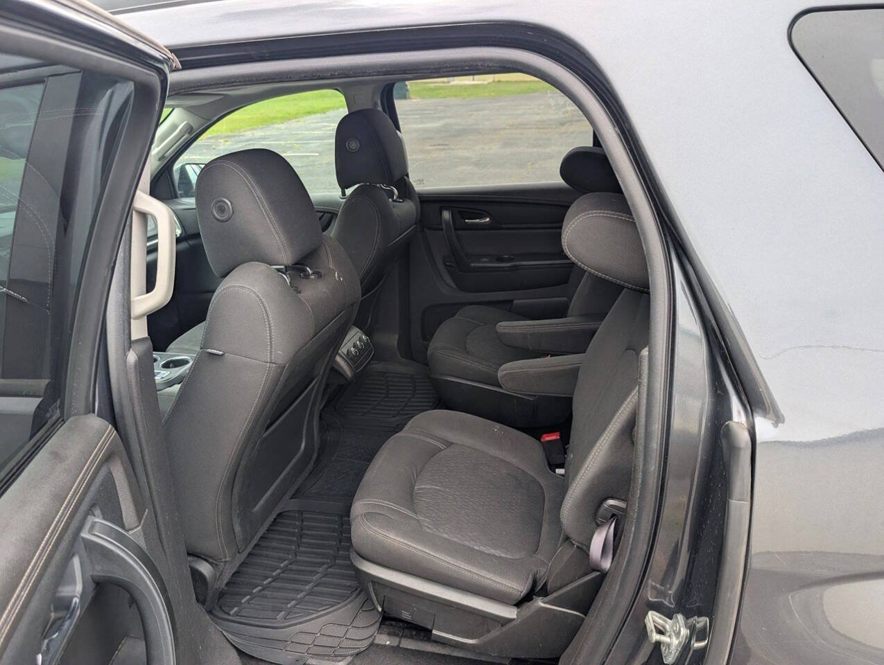 Used 2014 GMC Acadia SLE FWD image 29