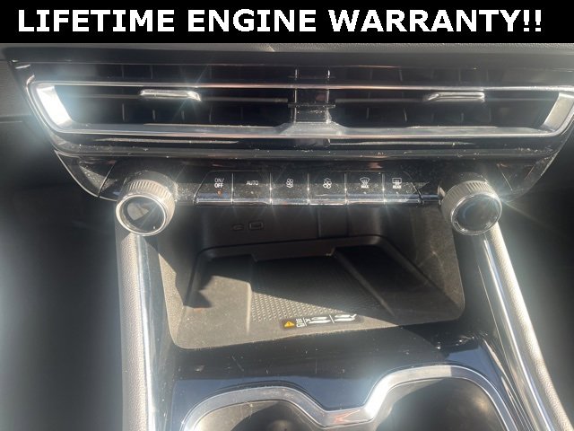 Used 2025 Chevrolet Traverse LT image 25