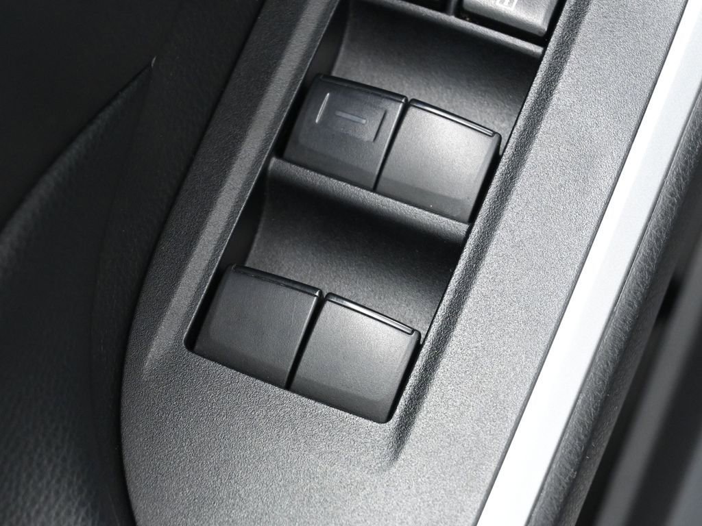 Certified 2022 Toyota RAV4 LE AWD/4WD image 13