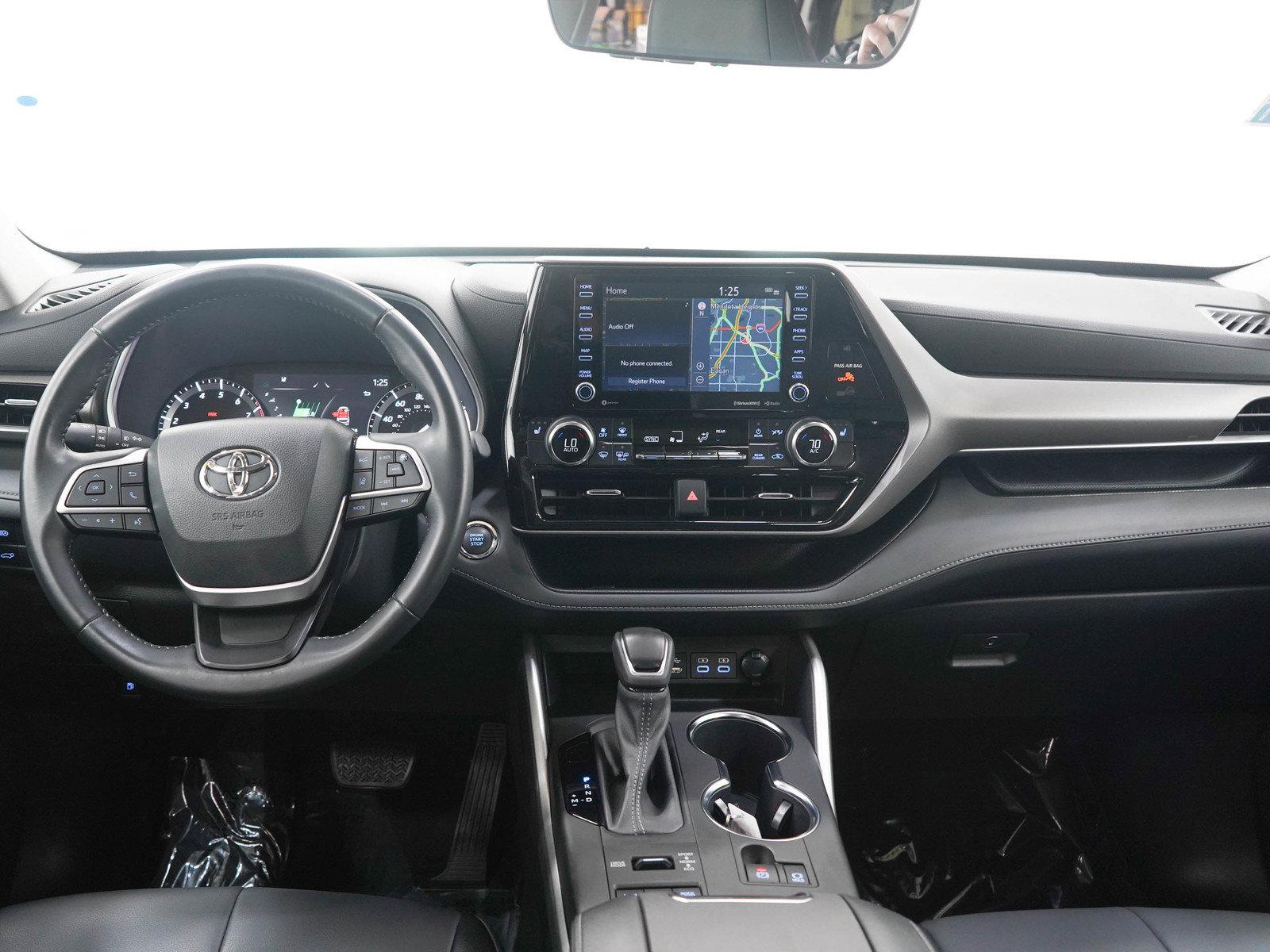 Used 2022 Toyota Highlander XLE AWD/4WD image 17